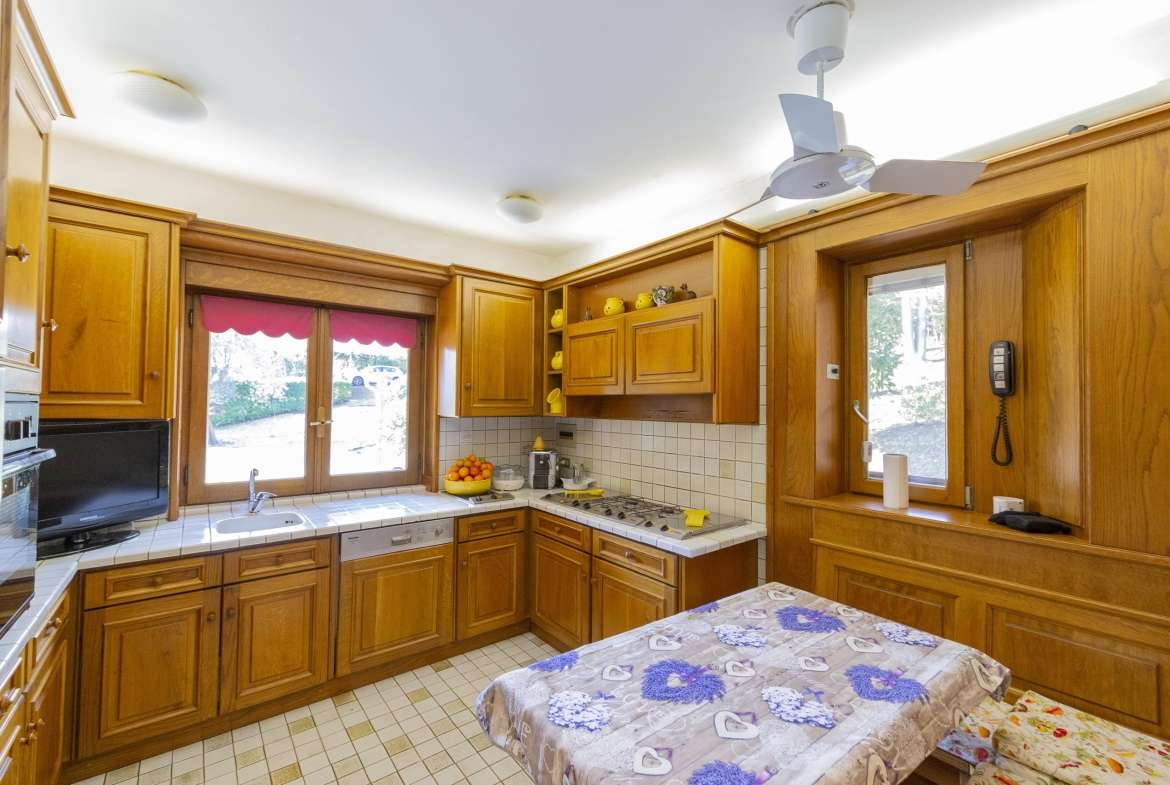 Villa vista lago Luxury Lakeview Real Estate