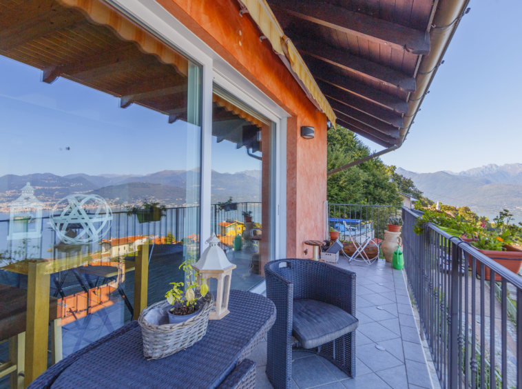 luxury-villa-with-view-on-borromean-islands-stresa-lake-maggiore